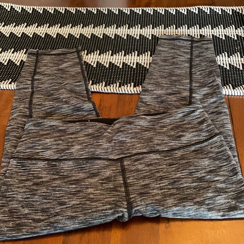 Victoria’s Secret Capri sport leggings